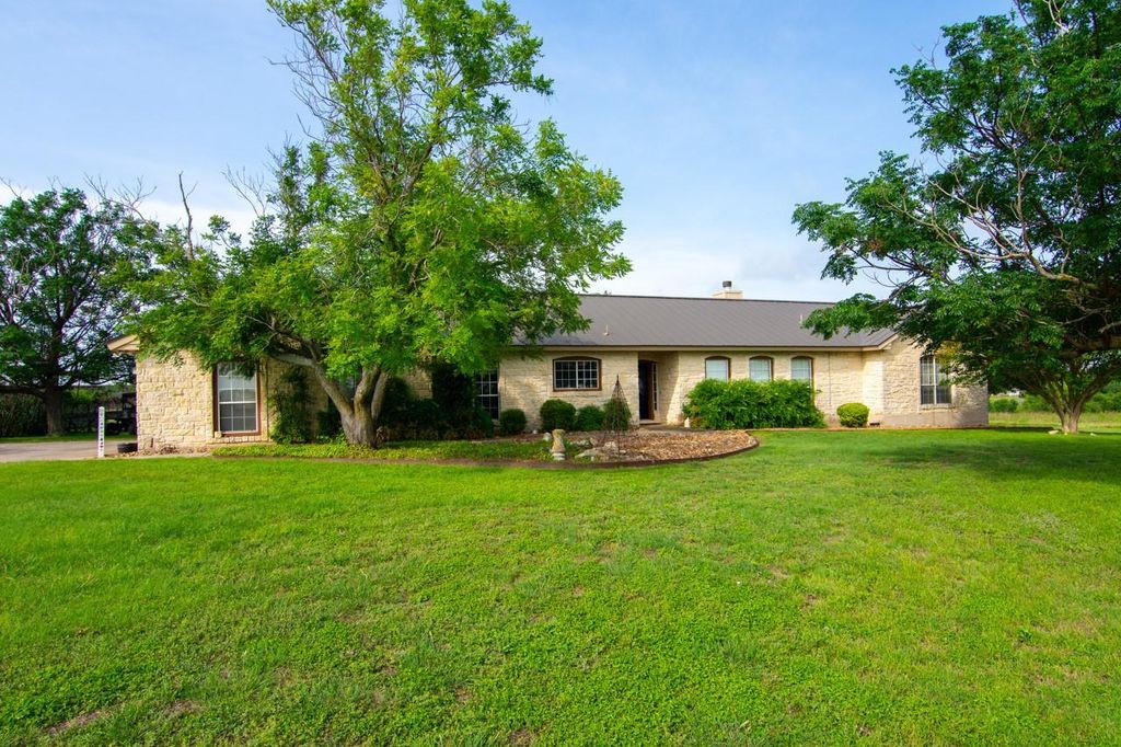 1400 N FM 1660, Hutto, TX 78634