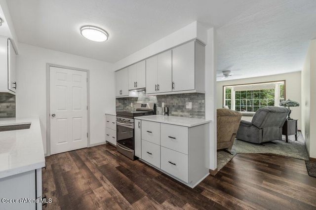 6364 Bottle Bay RD, Sagle, ID 83860