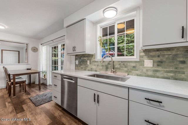 6364 Bottle Bay RD, Sagle, ID 83860