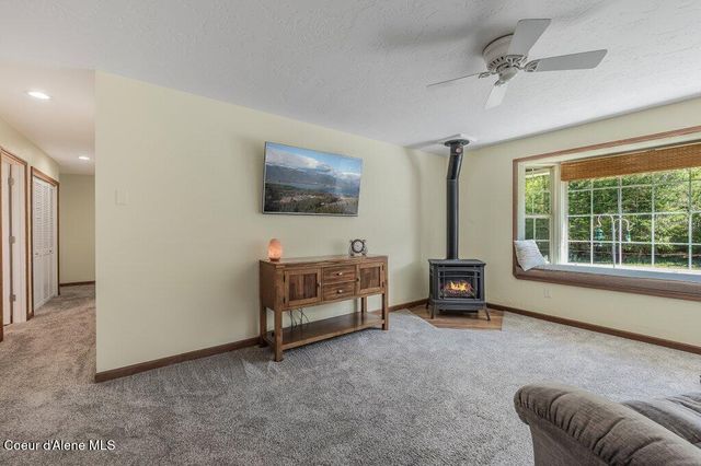6364 Bottle Bay RD, Sagle, ID 83860