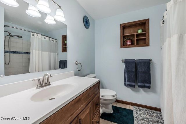 6364 Bottle Bay RD, Sagle, ID 83860