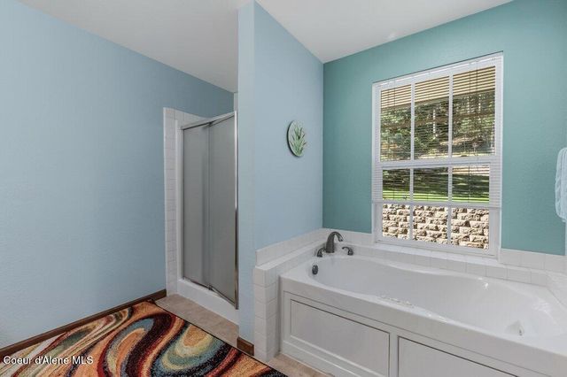 6364 Bottle Bay RD, Sagle, ID 83860