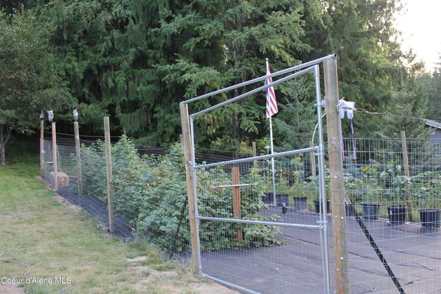 6364 Bottle Bay RD, Sagle, ID 83860