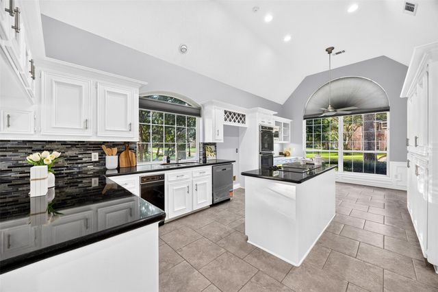19602 Laurel Park Lane, Houston, TX 77094