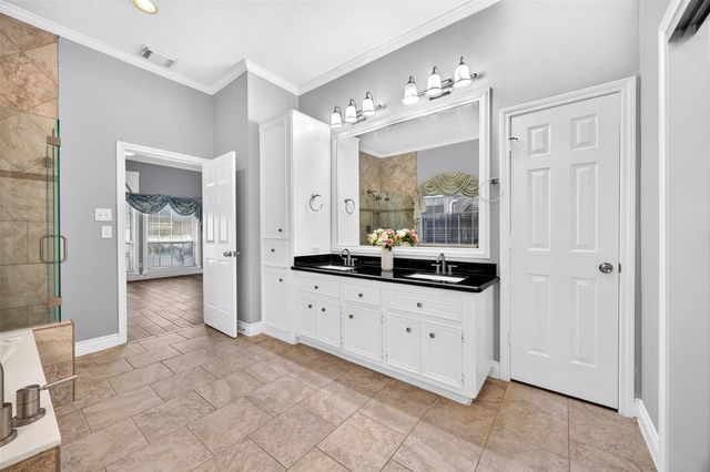 19602 Laurel Park Lane, Houston, TX 77094