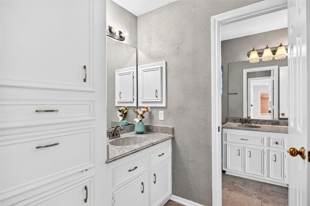 19602 Laurel Park Lane, Houston, TX 77094