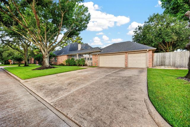 19602 Laurel Park Lane, Houston, TX 77094