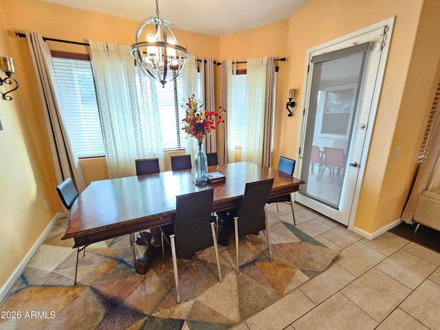 8805 W GLENN Drive, Glendale, AZ 85305