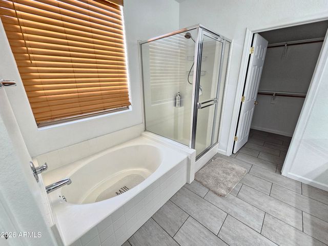 8805 W GLENN Drive, Glendale, AZ 85305