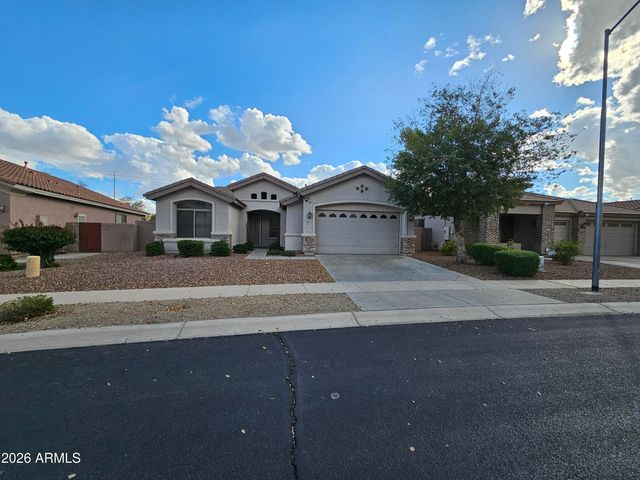 8805 W GLENN Drive, Glendale, AZ 85305