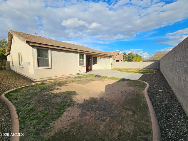 8805 W GLENN Drive, Glendale, AZ 85305