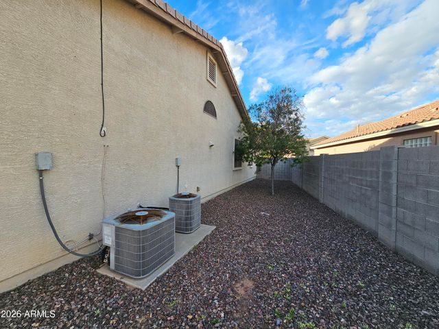 8805 W GLENN Drive, Glendale, AZ 85305