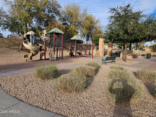 8805 W GLENN Drive, Glendale, AZ 85305