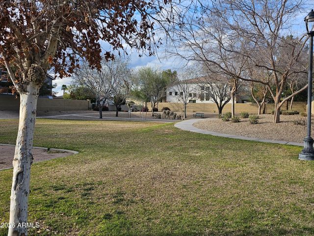 8805 W GLENN Drive, Glendale, AZ 85305