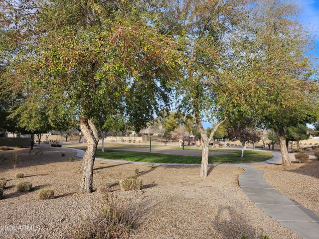 8805 W GLENN Drive, Glendale, AZ 85305