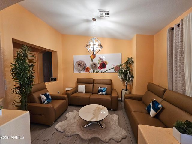 8805 W GLENN Drive, Glendale, AZ 85305