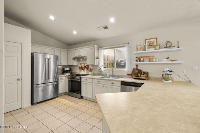 2507 Silver Hawk Avenue, Las Cruces, NM 88011