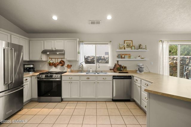 2507 Silver Hawk Avenue, Las Cruces, NM 88011