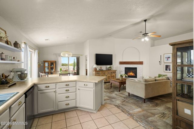 2507 Silver Hawk Avenue, Las Cruces, NM 88011