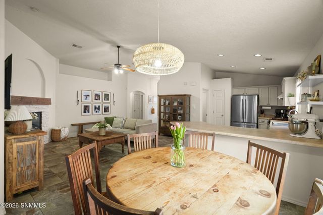 2507 Silver Hawk Avenue, Las Cruces, NM 88011