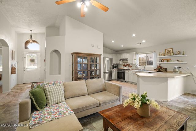 2507 Silver Hawk Avenue, Las Cruces, NM 88011