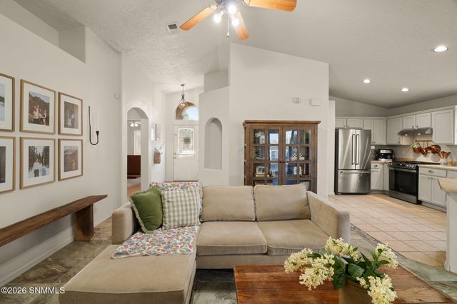 2507 Silver Hawk Avenue, Las Cruces, NM 88011