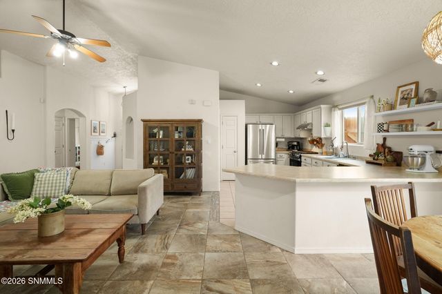 2507 Silver Hawk Avenue, Las Cruces, NM 88011