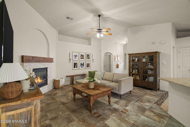 2507 Silver Hawk Avenue, Las Cruces, NM 88011