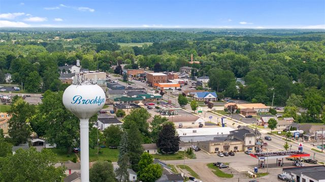 146 Ashley Court, Brooklyn, MI 49230