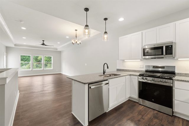 146 Ashley Court, Brooklyn, MI 49230