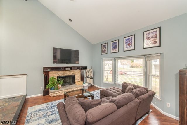 3 Lakeside Pl, Sparta Twp., NJ 07871