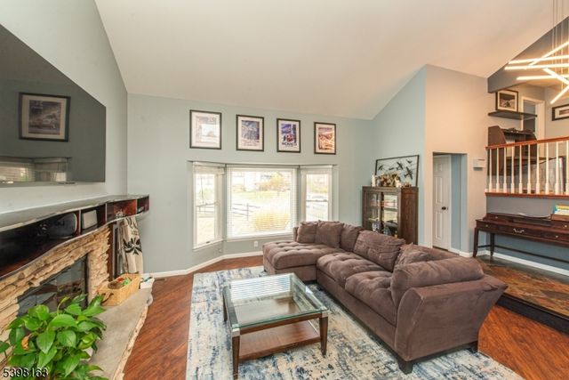 3 Lakeside Pl, Sparta Twp., NJ 07871