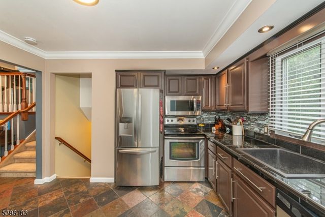 3 Lakeside Pl, Sparta Twp., NJ 07871