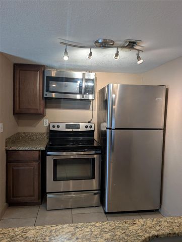 2503 Mccue Road 37, Houston, TX 77056