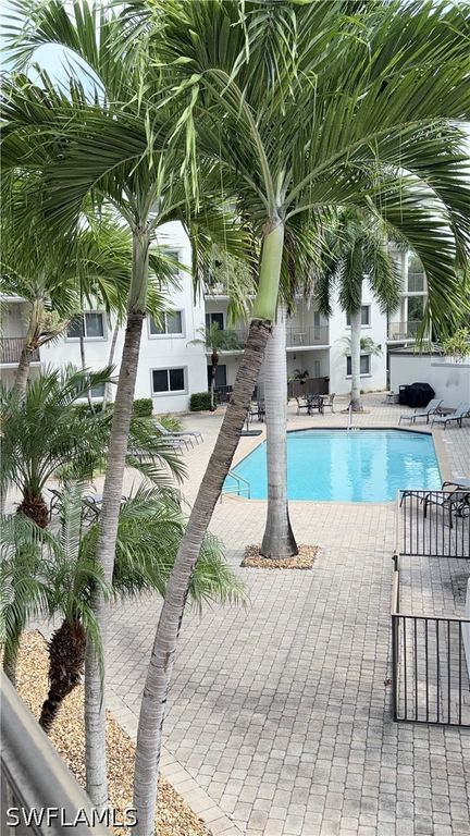 1100 Pine Ridge RD A-207, Naples, FL 34108