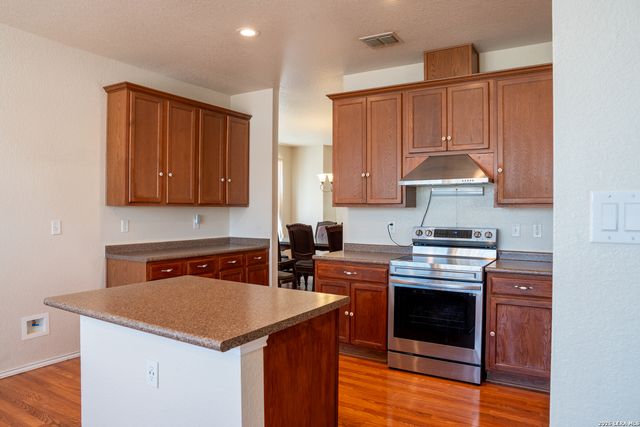 6721 Spearwood, Live Oak, TX 78233