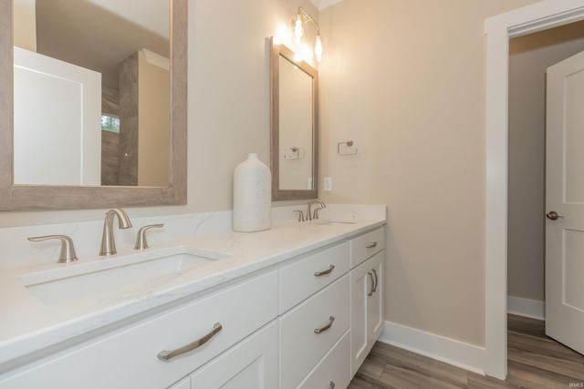 7065 Ironwood Circle A, Newburgh, IN 47630
