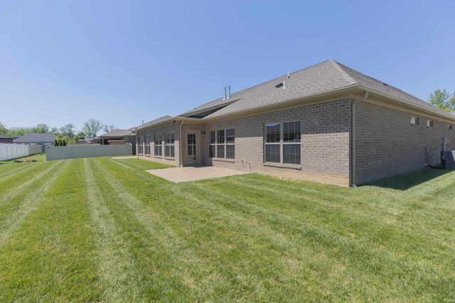 7065 Ironwood Circle A, Newburgh, IN 47630