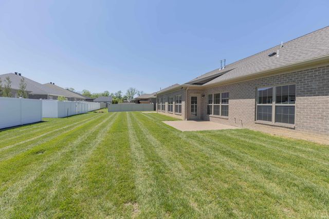 7065 Ironwood Circle A, Newburgh, IN 47630