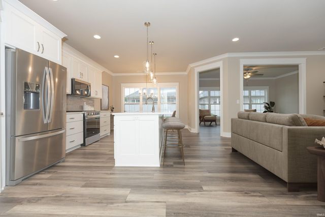 7065 Ironwood Circle A, Newburgh, IN 47630