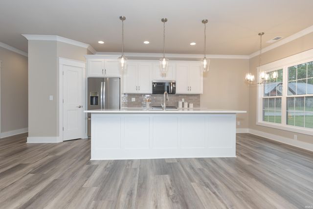 7065 Ironwood Circle A, Newburgh, IN 47630