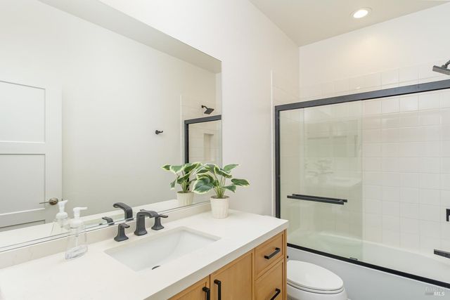 715 Rockview Rd, Novato, CA 94949