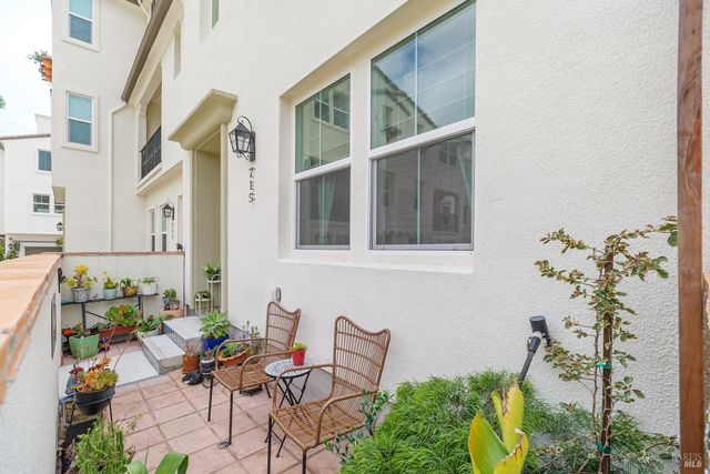 715 Rockview Rd, Novato, CA 94949