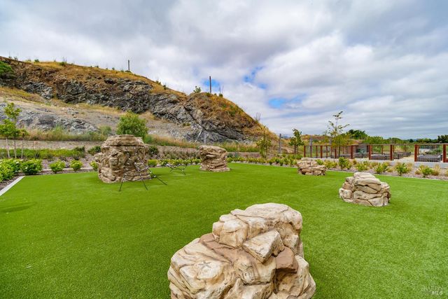 715 Rockview Rd, Novato, CA 94949