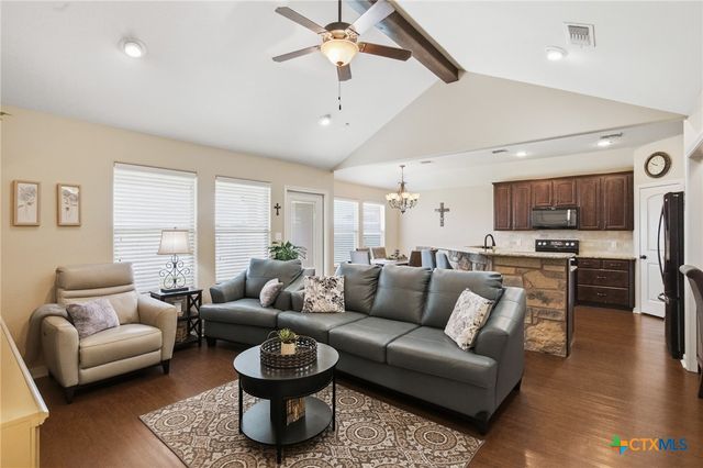 317 Tuscany Drive, Victoria, TX 77904