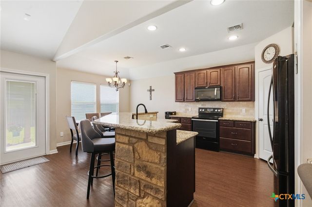 317 Tuscany Drive, Victoria, TX 77904