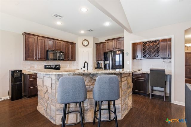 317 Tuscany Drive, Victoria, TX 77904