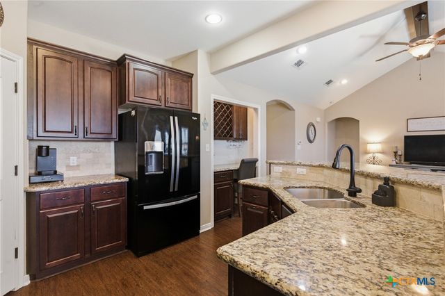 317 Tuscany Drive, Victoria, TX 77904