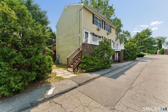12 Camelot Drive E1, Norwalk, CT 06850