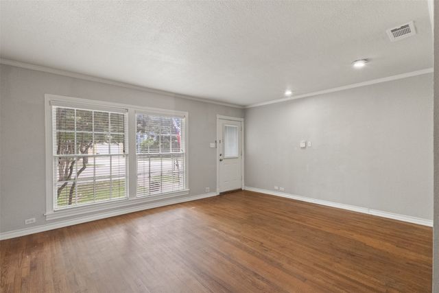 302 S Bradley Street, Mckinney, TX 75069